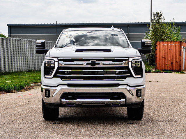 2025 Chevrolet Silverado 3500HD LTZ in Cars & Trucks in Strathcona County - Image 3