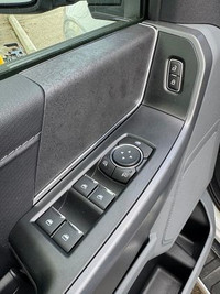 AMVIC Licensed Engine: V6 Cylinder Engine 3.5L L/100Km City: 9.8 L/100Km Hwy: 9.7 Safety Equipment A... (image 9)