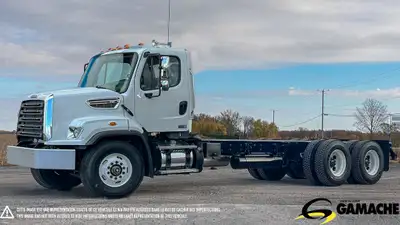 Heavy truck - # STOCK: PUB-390 2013 FREIGHTLINER 108SD CAMION DE VILLE 2013 FREIGHTLINER 108SD DAY C...