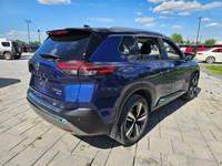 2021.5 Nissan Rogue AWD Platinum with only 69,000kms. Leather, Navi, Panoramic Sunroof, Alloys, etc.... (image 4)
