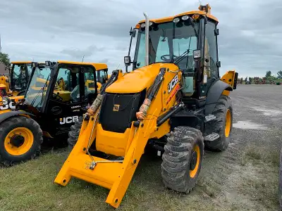 2024 JCB 3CX-15 SUPER TRACTOR LOADER BACKHOE STOCK# A052508 109 GROSS HP (81 KW) 4WD/2WS CENTERMOUNT...
