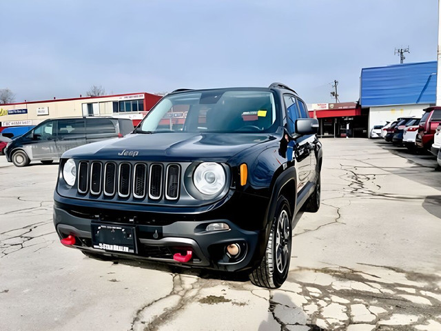 2017 Jeep Renegade 4WD Trailhawk NAV PANORAMIC MINT WE FINANCE A in Cars & Trucks in London - Image 2