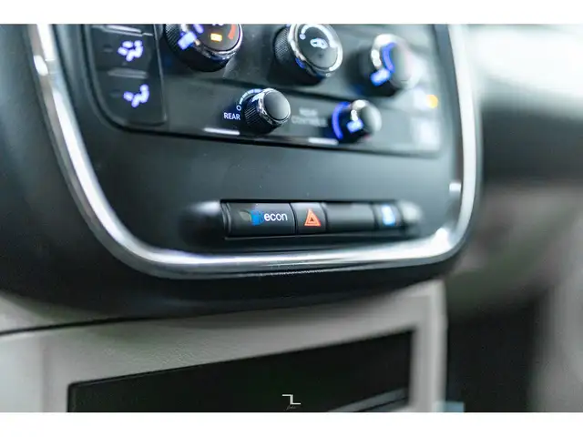 2015 Dodge Grand Caravan SE in Cars & Trucks in Calgary - Image 18