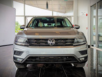 Comes equipped with: Power Trunk, Power Mirrors, Sunroof , Load Bearing Exterior Rack, Remote Igniti... (image 1)