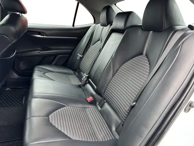 2021 Toyota Camry SE Auto in Cars & Trucks in Calgary - Image 18