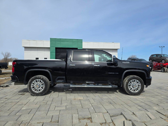 2023 Chevrolet Silverado 2500HD in Cars & Trucks in Ottawa - Image 4