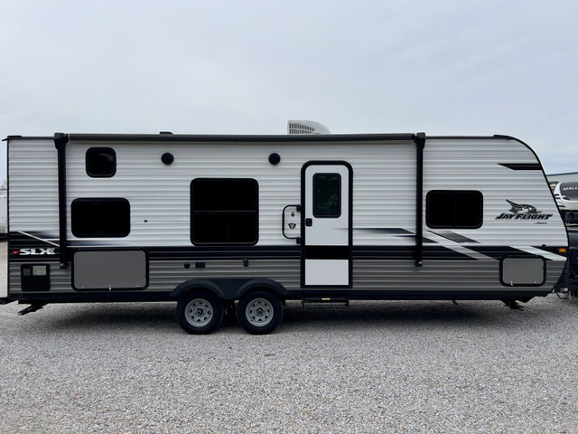 2022 JAYCO JAYFLIGHT SLX 8 264BH (FINANCING AVAILABLE) in Travel Trailers & Campers in Saskatoon - Image 3