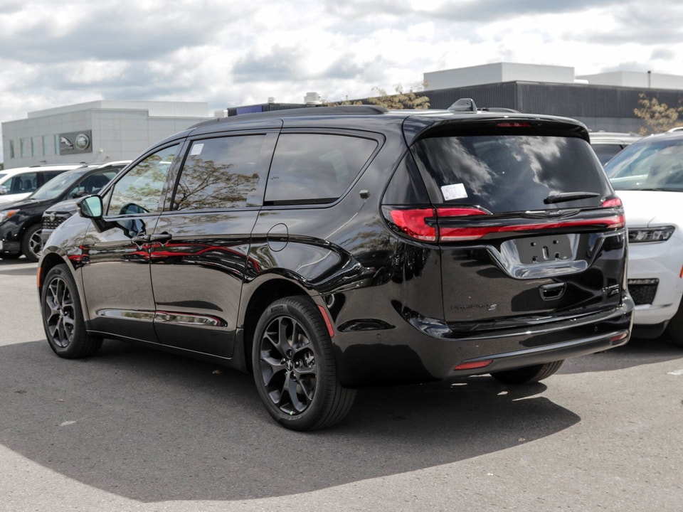 2022 Chrysler Pacifica LIMITED All-wheel Drive