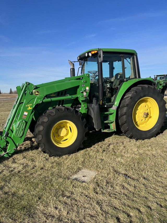 2015 John Deere 6125M in Farming Equipment in Regina