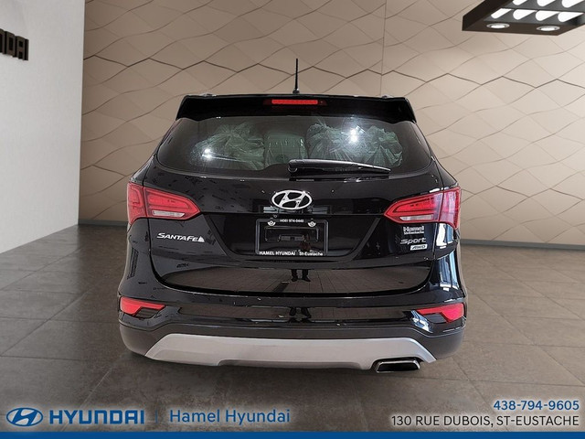  2018 Hyundai Santa Fe Sport 2.4L AWD in Cars & Trucks in Laval / North Shore - Image 4