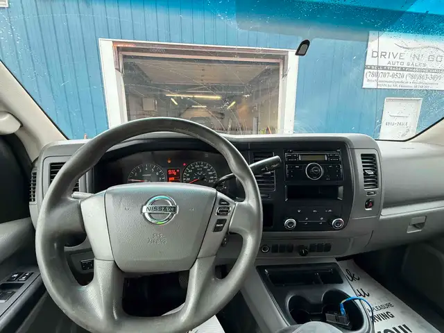 2014 Nissan NV 2500 HD S, High Roof Commercial Van, Shelving, Pa dans Autos et camions dans Ville d’Edmonton - Image 14