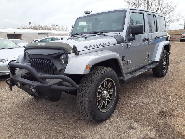  2014 Jeep Wrangler Sahara unlimited HT 4x4 dans Autos et camions  à Ville d’Edmonton - Image 3