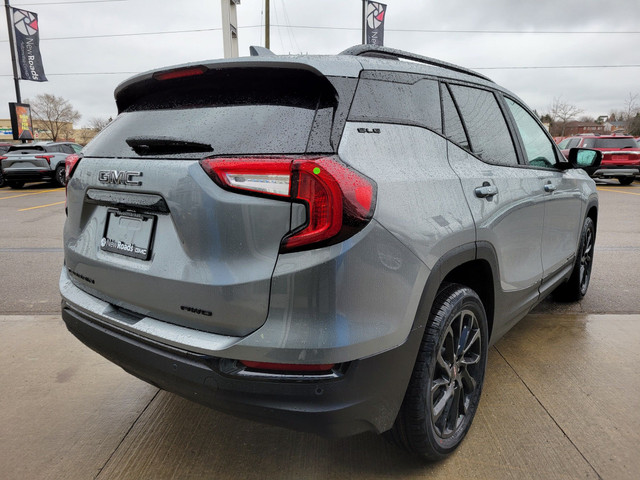 2024 GMC Terrain SLE in Cars & Trucks in Markham / York Region - Image 4