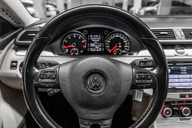 2012 Volkswagen CC Sportline 2.0T 6sp DSG Tip Toit ouvrant * Cui in Cars & Trucks in City of Montréal - Image 15