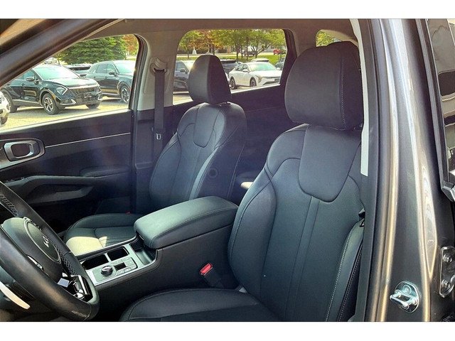 2025 Kia Sorento Hybrid EX in Cars & Trucks in Barrie - Image 3