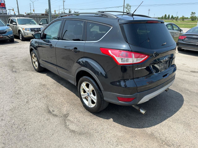 2013 Ford Escape AS IS, SE, RUNS DRIVES, NEEDS WORK in Cars & Trucks in London - Image 3