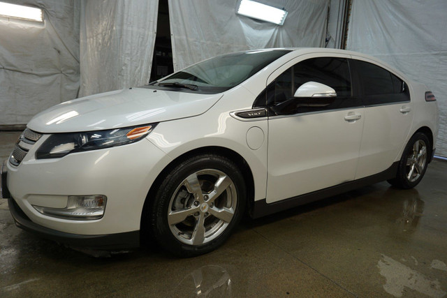 2015 Chevrolet Volt in Cars & Trucks in Oakville / Halton Region - Image 3