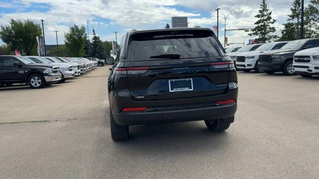 2025 Jeep Grand Cherokee Limited | Navigation | Heated Seats in Cars & Trucks in Edmonton - Image 4