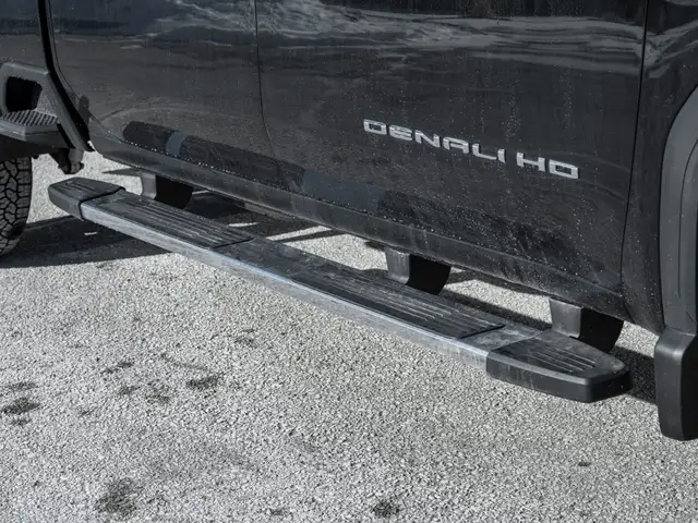 2025 GMC SIERRA 2500HD Denali- Diesel in Cars & Trucks in Markham / York Region - Image 6