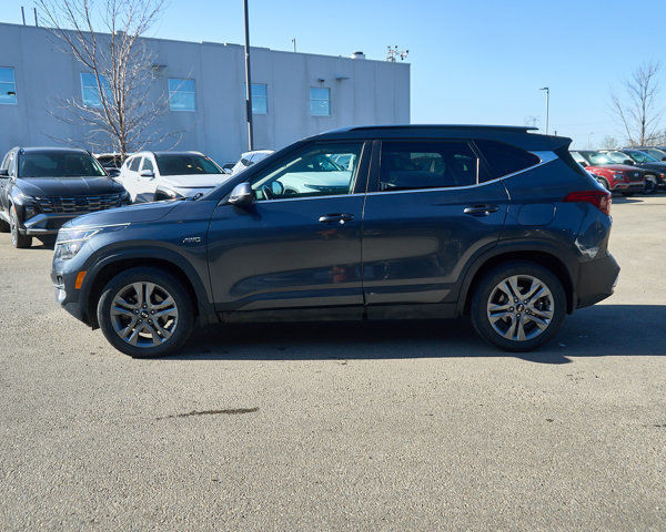 2021 Kia Seltos EX | Panoramic Sunroof | Leather Interior in Cars & Trucks in Edmonton - Image 2