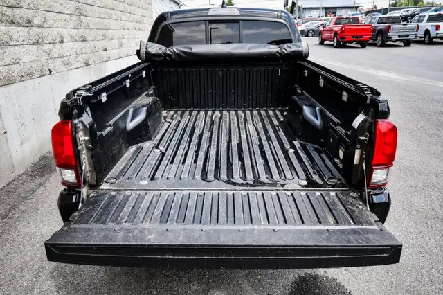 2022 Toyota Tacoma SR5 • SIDE STEPS • HEATED SEATS • CP/AA in Cars & Trucks in Kingston - Image 9