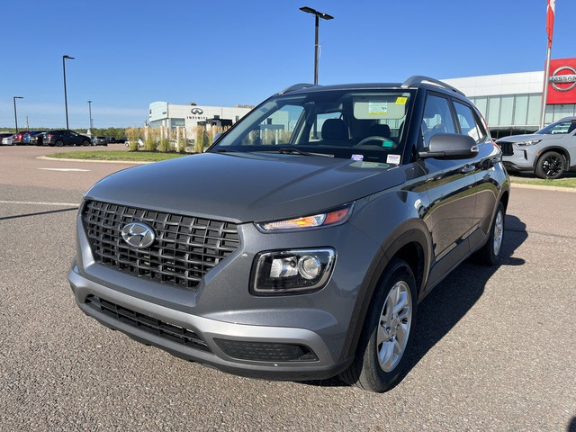 2023 Hyundai Venue Preferred HEATED SEATS CRUISE CONTROL CARPLAY in Cars & Trucks in Moncton