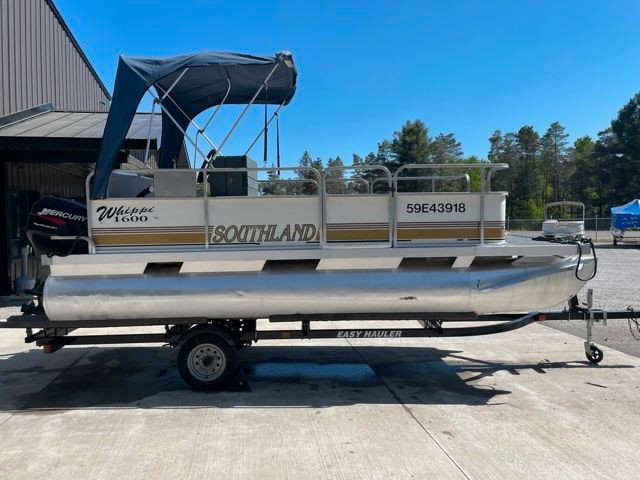 2003 16'X6' SOUTHLAND MINI PONTOON 4-STROKE in Powerboats & Motorboats in Peterborough - Image 2