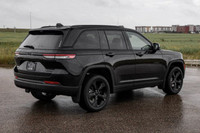 This Jeep Grand Cherokee has a dependable Regular Unleaded V-6 3.6 L/220 engine powering this Automa... (image 3)
