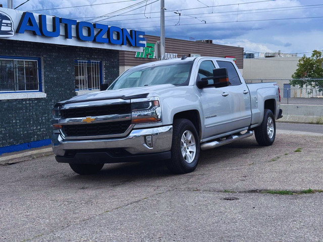 2018 Chevrolet Silverado 1500 4WD Crew Cab in Cars & Trucks in Calgary - Image 4