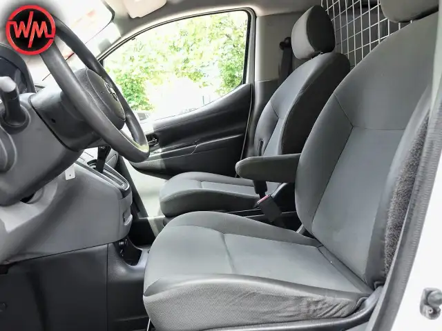 2017 Nissan NV200 SV*NAVIGATION*REVERSE CAMERA*SHELVING*POWER GR dans Autos et camions dans Ville de Toronto - Image 8