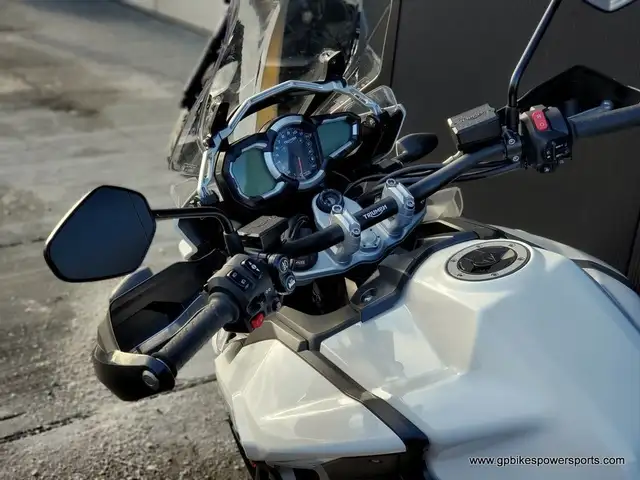 2017 Triumph Tiger Explorer XRX Crystal White in Street, Cruisers & Choppers in Oshawa / Durham Region - Image 20