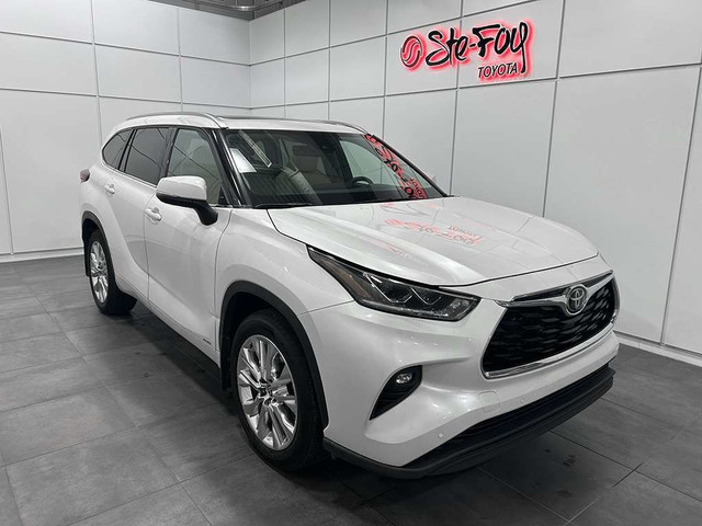 2025 Toyota Highlander HYBRIDE LIMITED AWD TOIT PANORAMIQUE CHAI in Cars & Trucks in Québec City