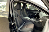 L Cyl Engine Vehicle Options: Lane Control, Rear Back Up Camera, Bluetooth, Led Headlights, Vehicle... (image 6)