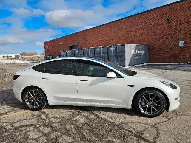 2021 Tesla Model 3 STANDARD RANGE PLUS-AUTOPILOT-FSD 3 in Cars & Trucks in City of Toronto - Image 9
