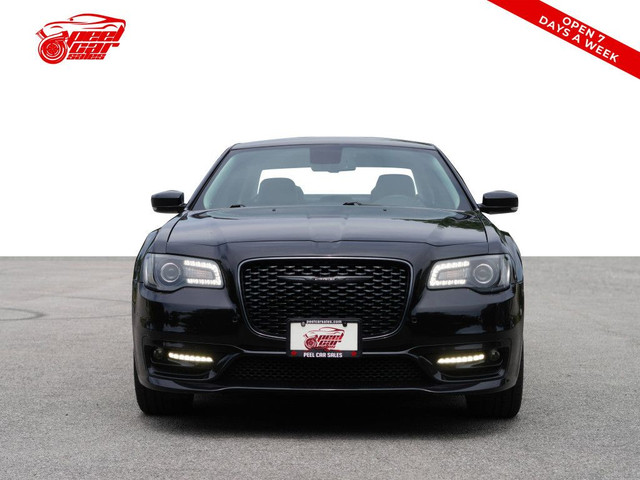 2022 Chrysler 300 Touring L | Apple Carplay | Alloys | Backup Ca in Cars & Trucks in Mississauga / Peel Region - Image 2