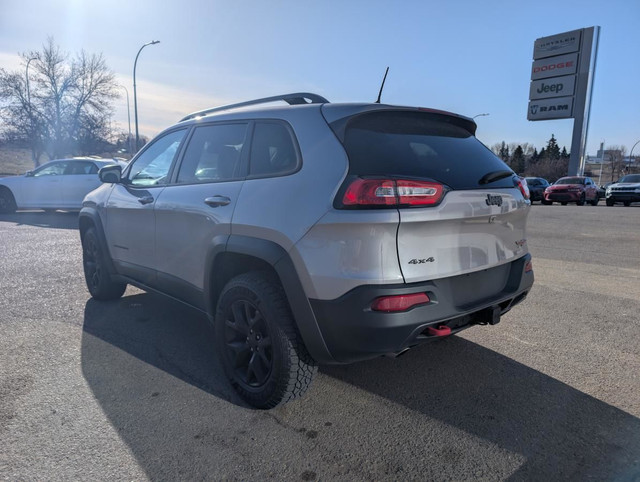 2018 Jeep Cherokee Trailhawk Leather Plus 4x4 for sale in Cars & Trucks in Medicine Hat - Image 4