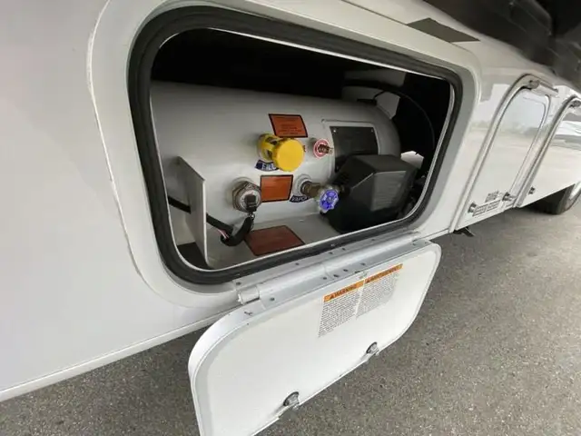 2024 Thor Motor Coach Four Winds 25V in RVs & Motorhomes in Abbotsford - Image 46