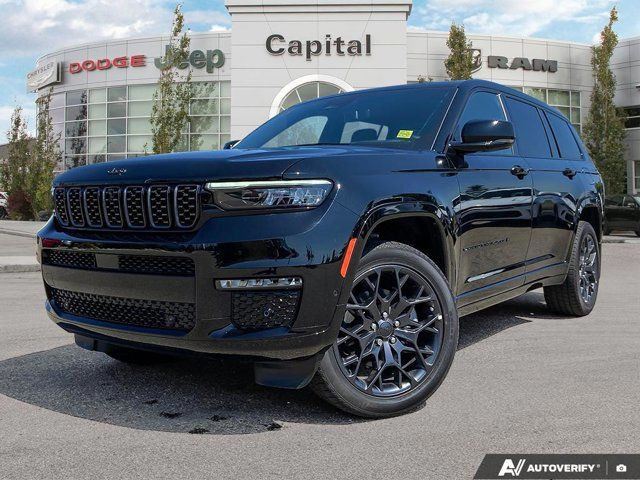 2025 Jeep Grand Cherokee L Summit Reserve | Seatback Video in Cars & Trucks in Edmonton