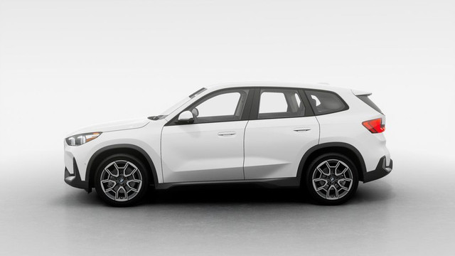 2025 BMW X1 xDrive28i | Blanc Alpin | Garnissage Des Sièges En in Cars & Trucks in City of Montréal - Image 4