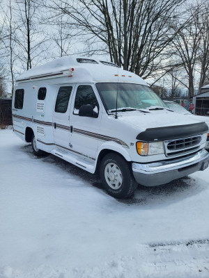 2001 Ford Econoline Cargo Van