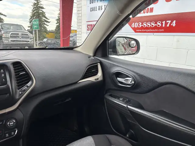 2016 Jeep Cherokee SPORT | 4WD | HEATED SEATS | 2.4L FUEL EFFICI in Cars & Trucks in Calgary - Image 16