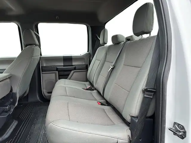 2022 Ford F-350 XL 4x4 SuperCab 6,7L superstroke Diesel 6 Passag in Cars & Trucks in Laval / North Shore - Image 12