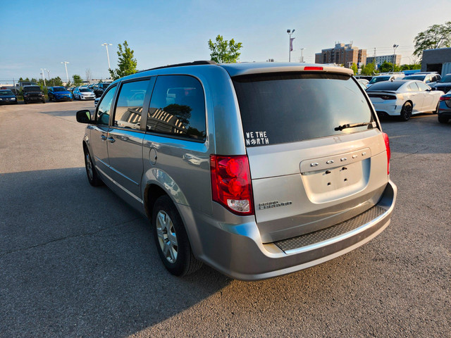2013 Dodge Grand Caravan SE/SXT ONE OWNER | NO ACCIDENTS | ST... in Cars & Trucks in London - Image 4