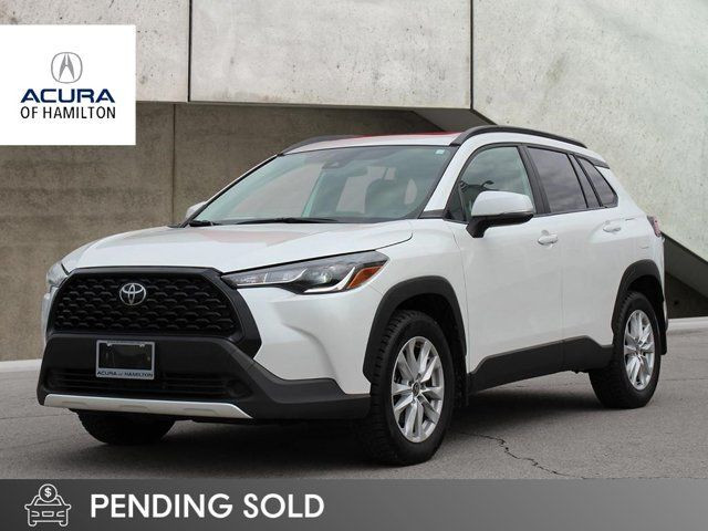 2022 Toyota Corolla Cross LE | AWD | NO ACCIDENTS | in Cars & Trucks in Hamilton