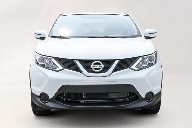 2017 Nissan Qashqai S FWD | Sièges Chauff | Caméra | Bluetooth N in Cars & Trucks in City of Montréal - Image 2