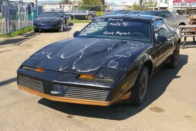 Cross fire injection, runs good but now it need a fuel pump, full load, rare car. Good Project Payme...