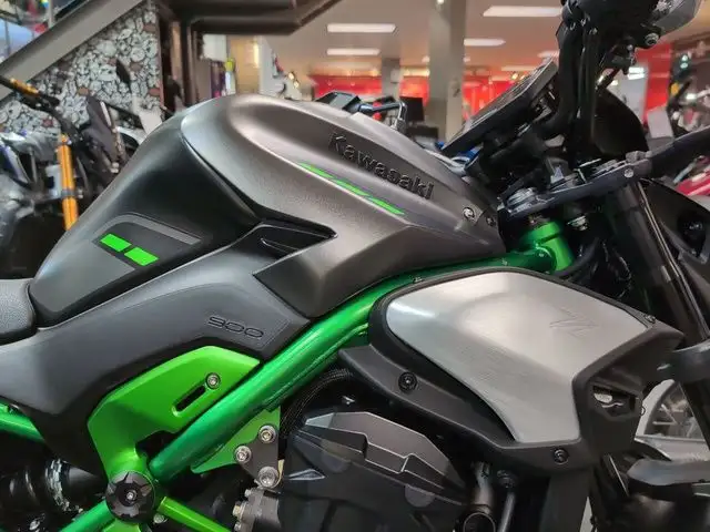 2025 Kawasaki Z900 in Street, Cruisers & Choppers in Calgary - Image 5