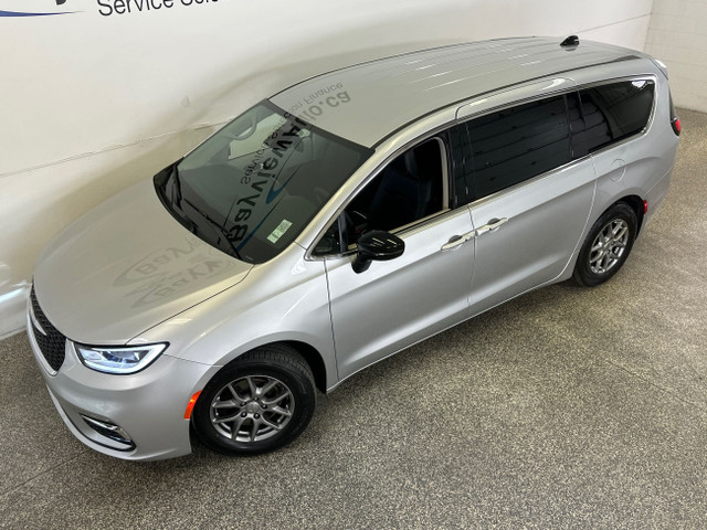 2024 Chrysler Pacifica Touring-L TOURING-L/13KM/LEATHER/PWR D... in Cars & Trucks in Belleville - Image 2