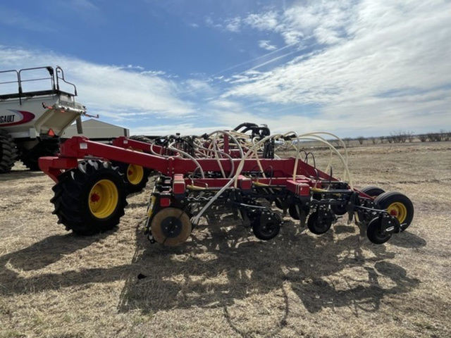2018 Bourgault 3320-76PHD in Farming Equipment in Swift Current - Image 3