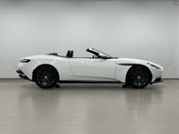 L'Aston Martin DB11 V8 Volante 2020 présente un équilibre élégant entre performance et luxe dans un... (image 8)